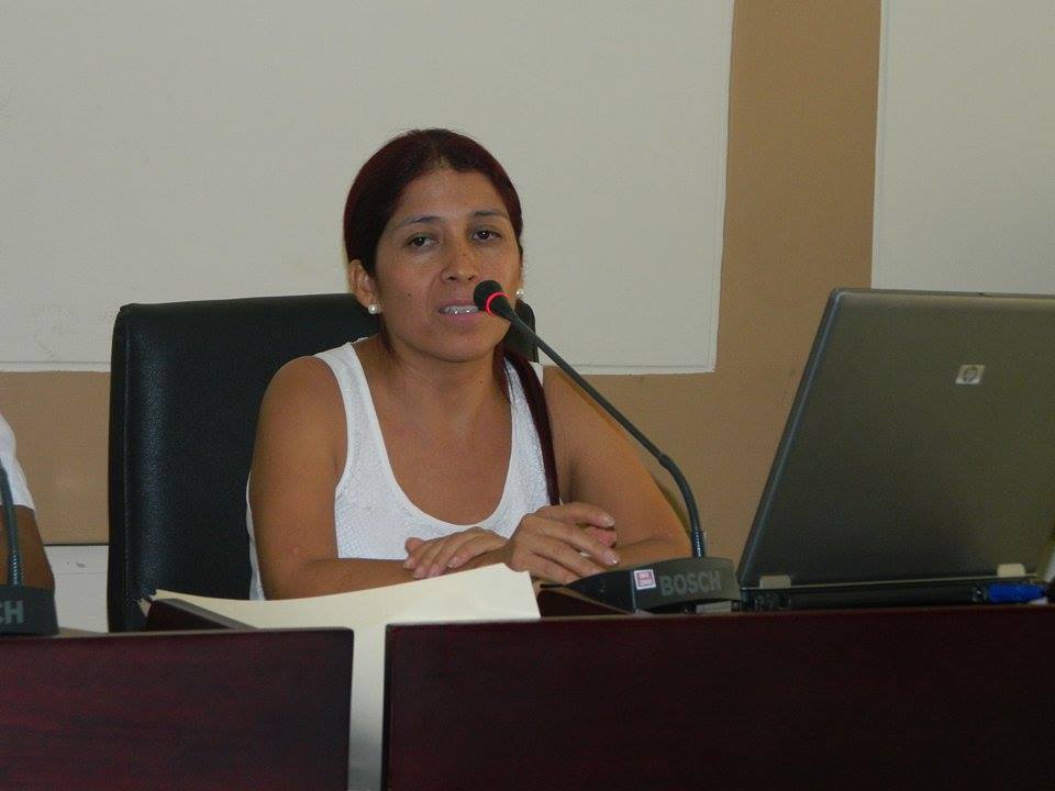 indira fabian en consejo