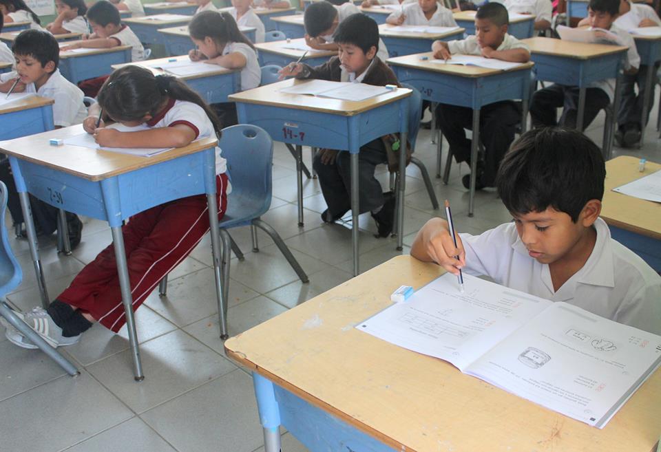 alumnos examen