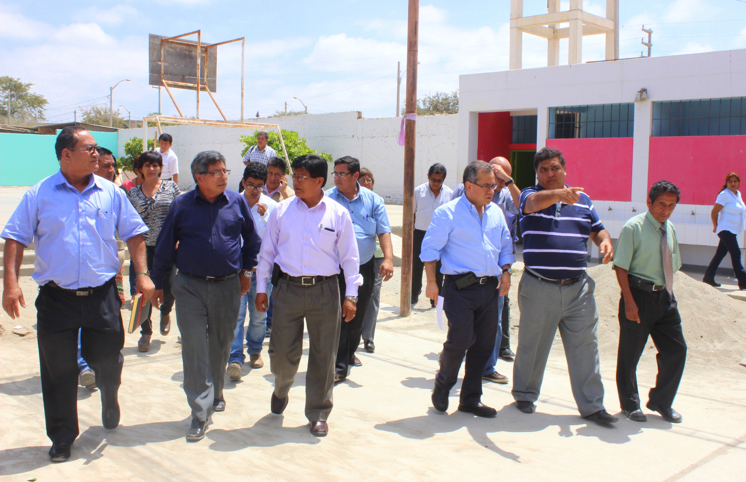ministro educacion recorre colegios