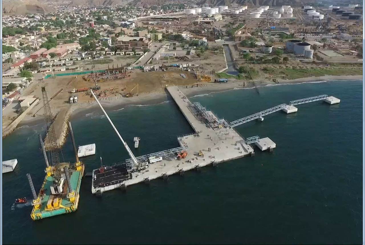 muelle refinería