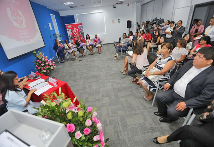condecoración orden mérito mujer 2016
