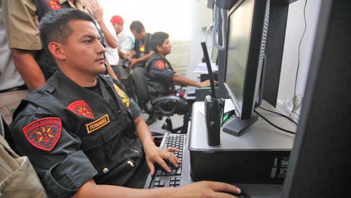 policía comunicación