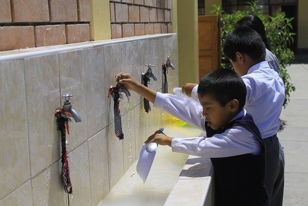 piura-cortan-el-agua-en-las-in-jpg_604x0