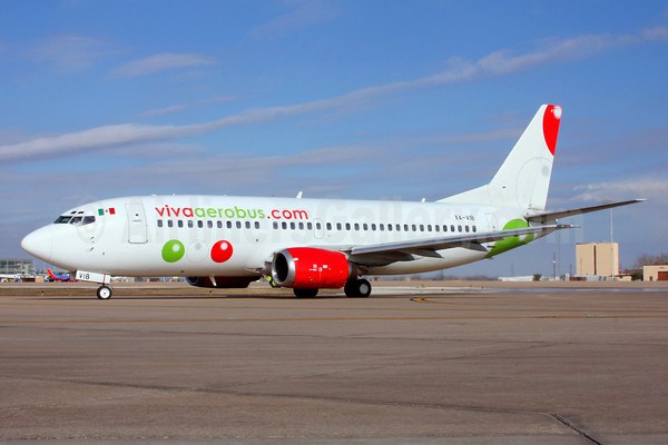 vivaaerobus-com-737-300-xa-vib-06grd-aus-a7246-m
