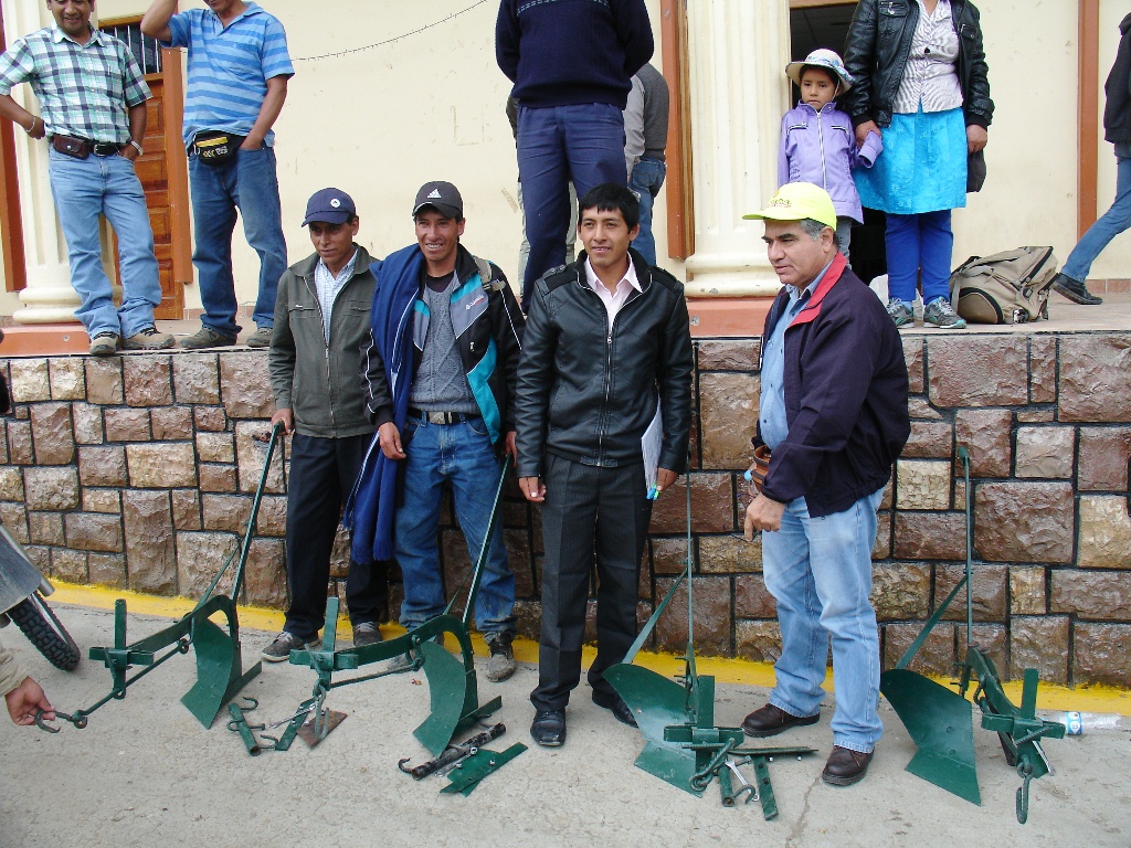 Entrega de Herramientas a productores de plantas medicinales