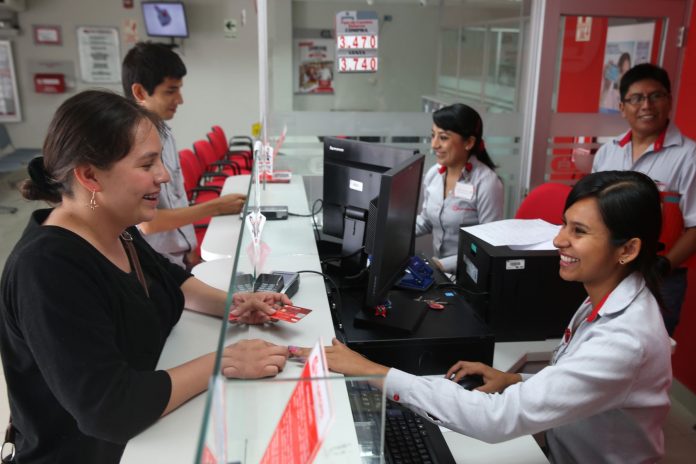 mujeres-fuerza-laboral-bancaria