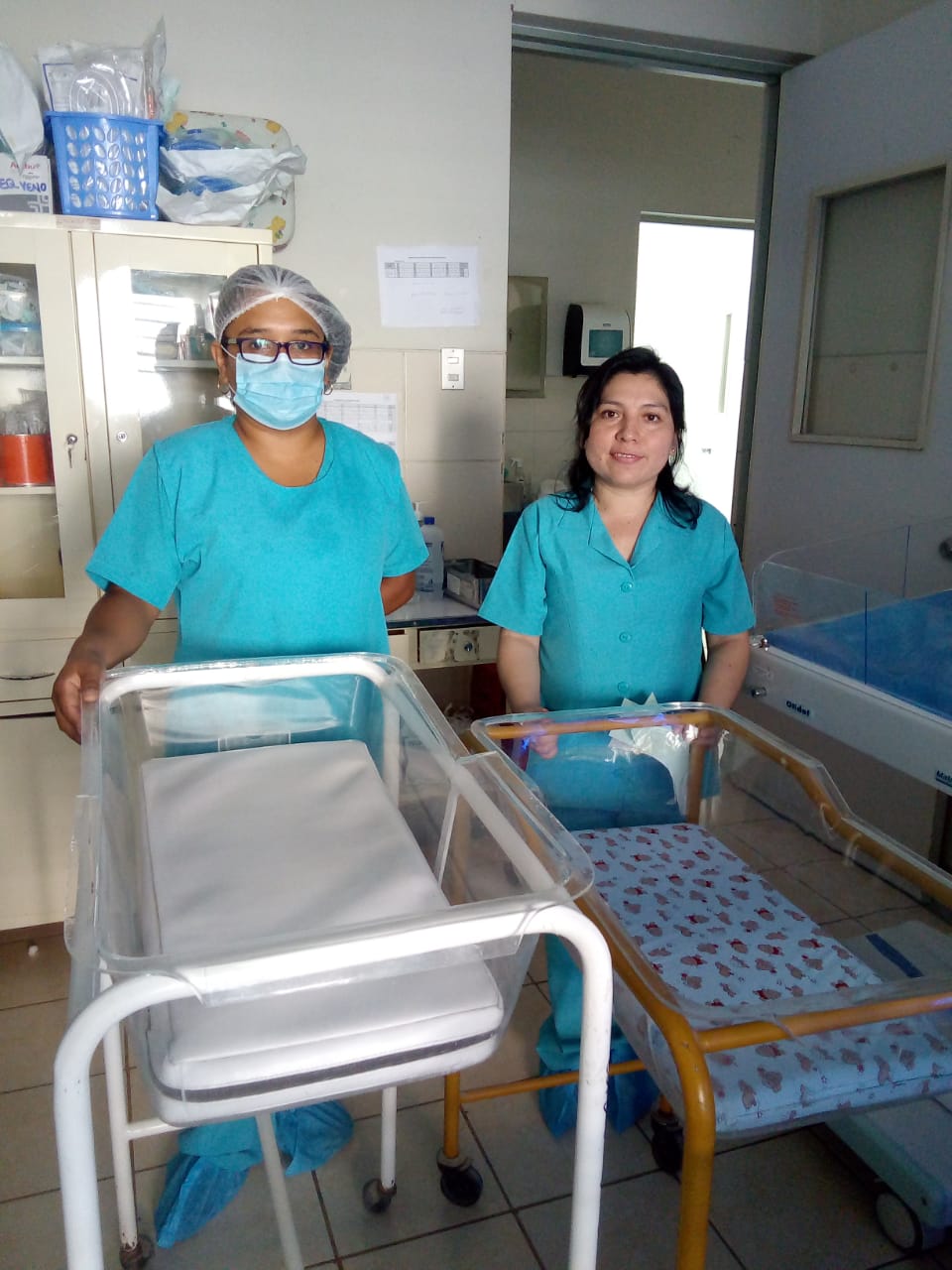 Diresa entrega al hospital Santa Rosa cuatro cunas nuevas para recién