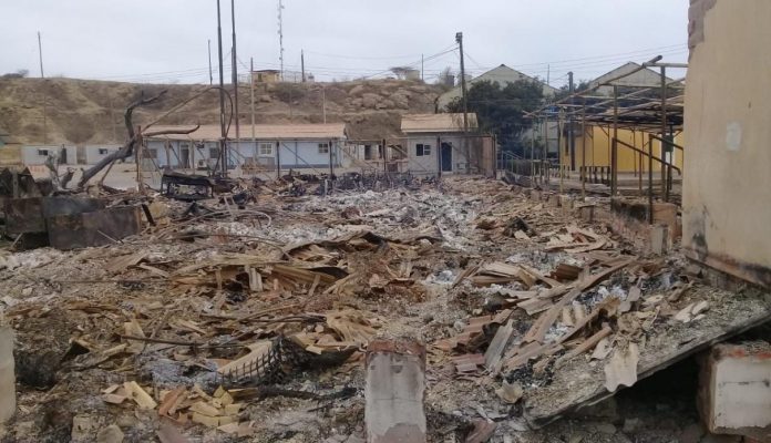 ElAlto_restos_empresas_quemada