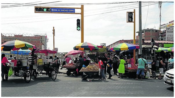 mercado_piura_comerciantes_informales