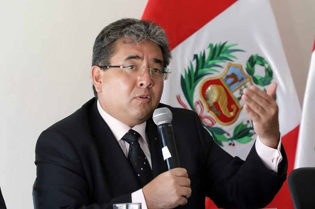Denuncian constitucionalmente al contralor Nelson Shack Cutivalú Piura