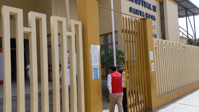 Auditor de Contraloría visita hospital Santa Rosa de Piura (1)