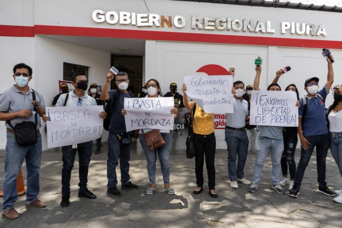 plantón periodistas 9