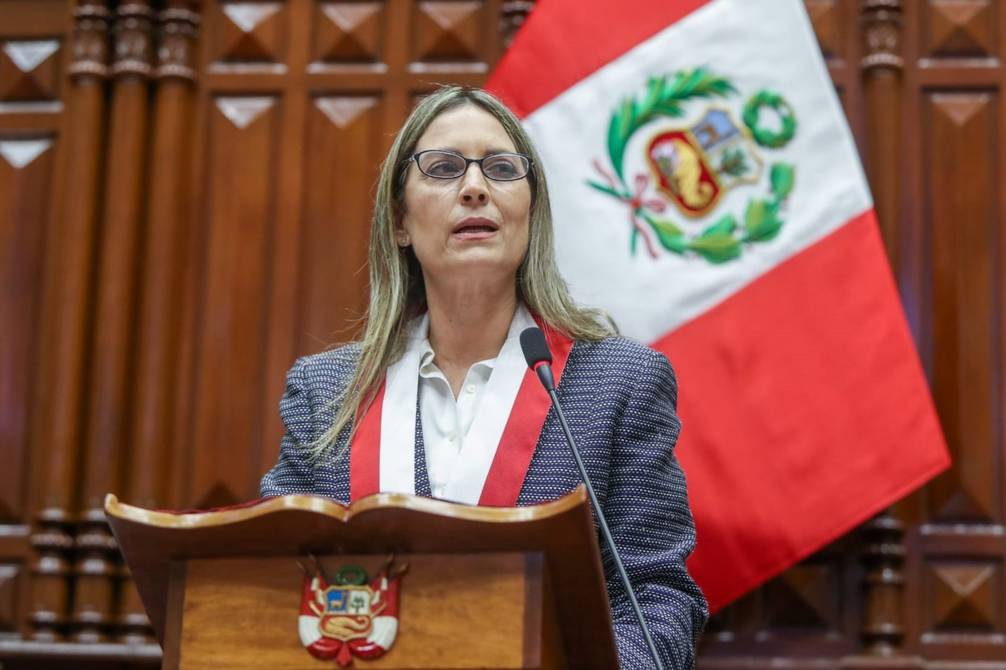 Comisión de Ética desestimó denuncia contra María del Carmen Alva -  Cutivalú Piura