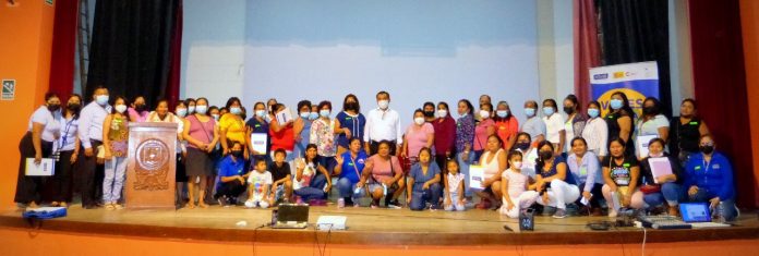 ESCUELA MUJERES
