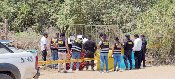 La víctima fue abandonada en medio de una trocha cerca al caserío de Chapico en Chulucanas./Foto: Difusión.