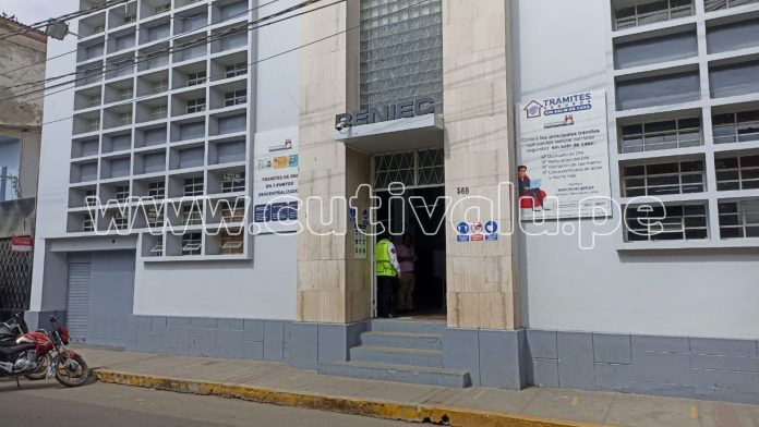 El Reniec Piura atenderá de 8:15 a.m. a 12:45 p.m. exclusivamente a ciudadanos que no han recogido su DNI./ Foto: Alexander Cueva.