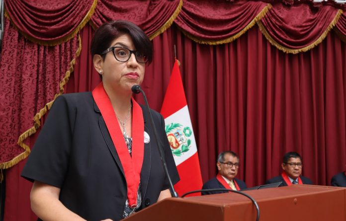 Claudia Morán Morales de Vicenzi, reafirmó su compromiso de mejorar la calidad del servicio que brinda la institución. / Foto: Darwin Domínguez Corresponsal.