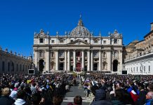 Vaticano: papa Francisco aprueba la bendición de parejas homosexuales sin considerarlas matrimonio