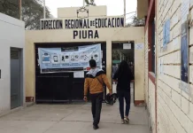 Maestros exigen a la DREP la liberación de plazas docentes