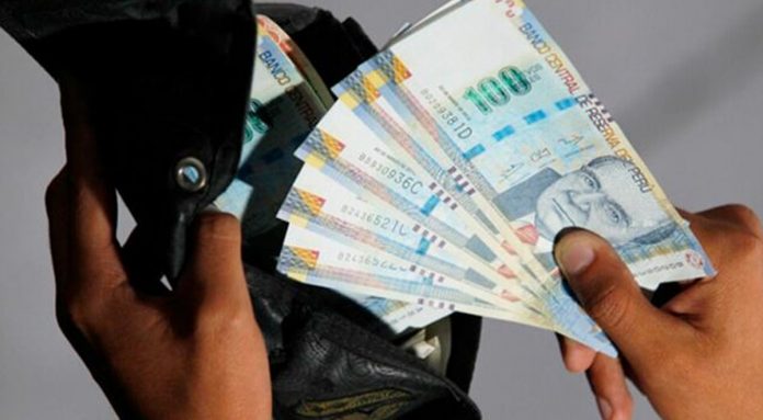 ECONOMÍA PERU Economía peruana retrocedió 0.82 % en octubre, según INEI