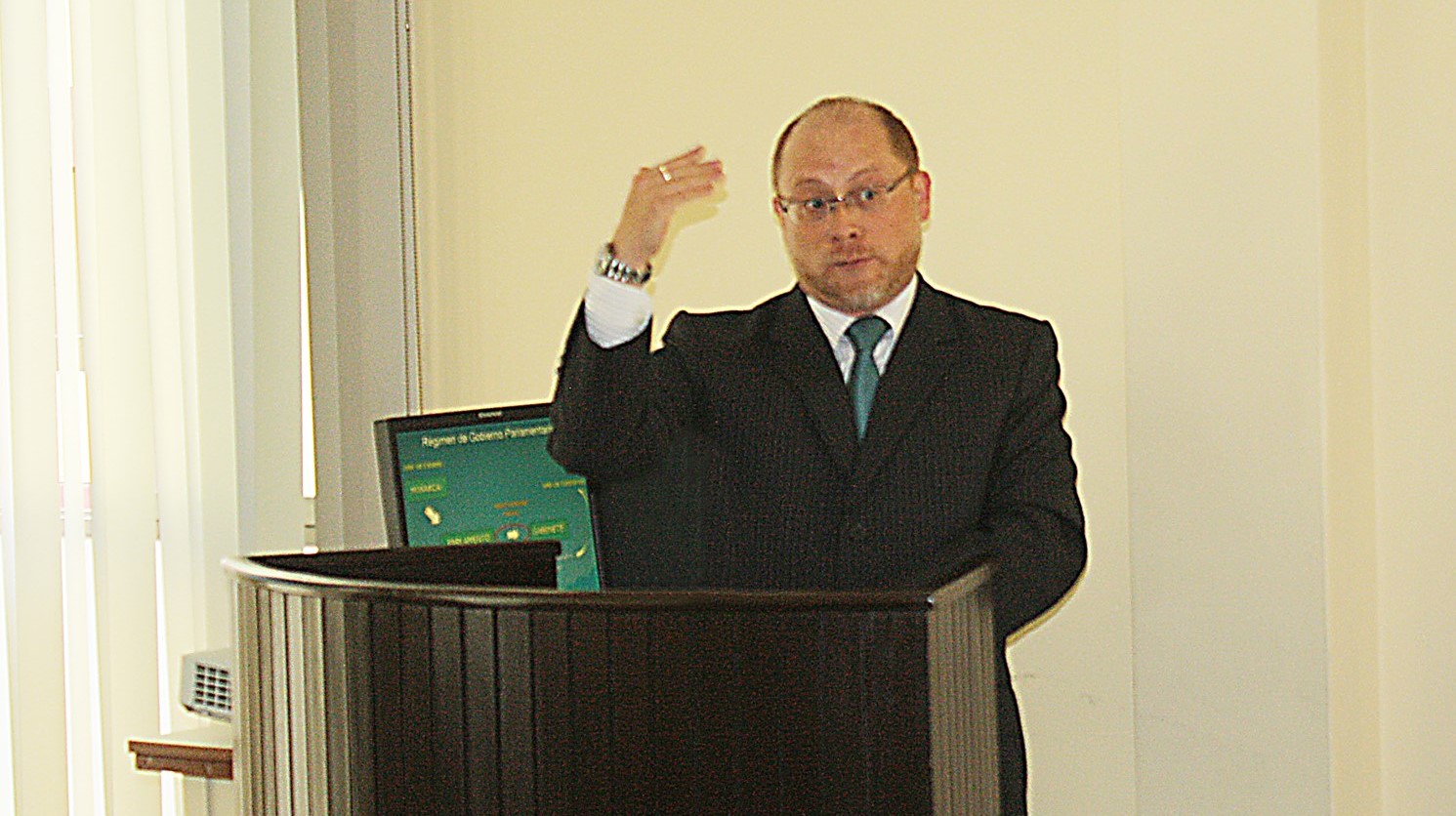 Congreso elige sin debate a Pedro Hernández como nuevo titular del TC