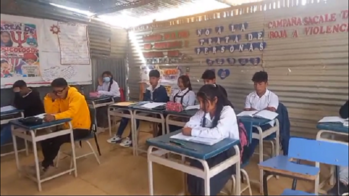 Sapillica: escolares del colegio N° 14399 estudian en aulas de adobe y calamina