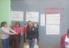 Docentes encadenan al funcionario de UGEL Huancabamba para exigir sus pagos
