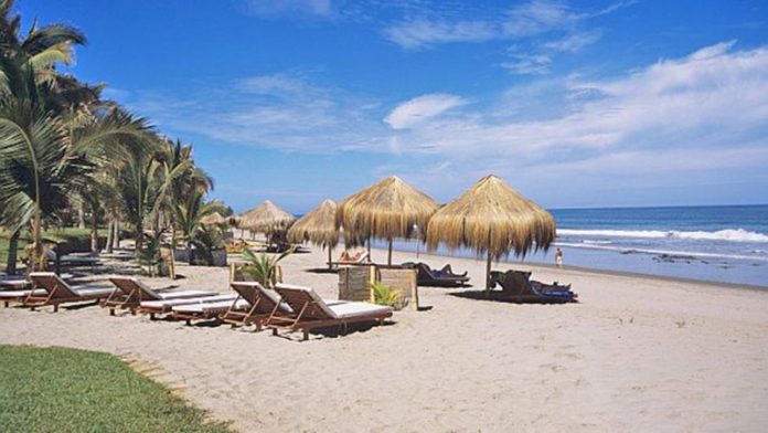 Playa de Máncora es apta para recibir a turistas en este verano
