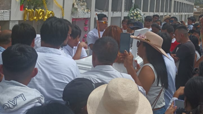 Con clamor por justicia entierran a Juan Arias, joven asesinado por delincuentes en VDO
