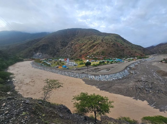 Petroperú construye diques para salvaguardar a comunidades ante riesgo de Fenómeno El Niño en Huarmaca Petroperú construye diques para salvaguardar a comunidades ante riesgo de Fenómeno El Niño en Huarmaca