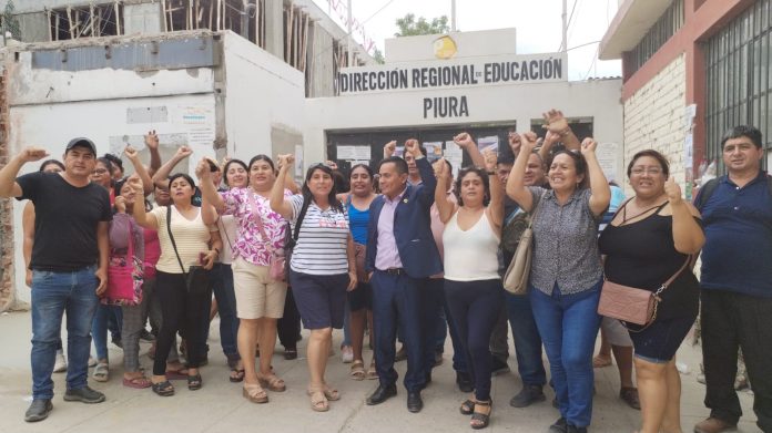 Docentes exigen a DRE Piura el pago de su CTS