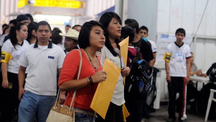 El Perú tiene una tasa de desempleo superior al 6 %, afirma exviceministro