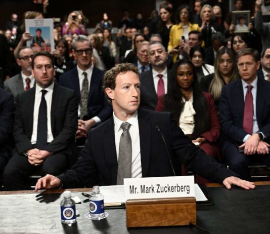 Mark Zuckerberg se disculpa por las agresiones que sufren