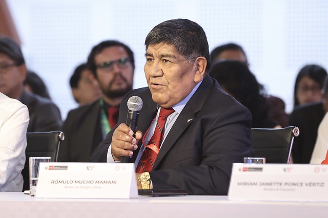Ministro de Energía y Minas Petroperú es una empresa que está quebrada Ministro de Energía y Minas: "Petroperú es una empresa que está quebrada"