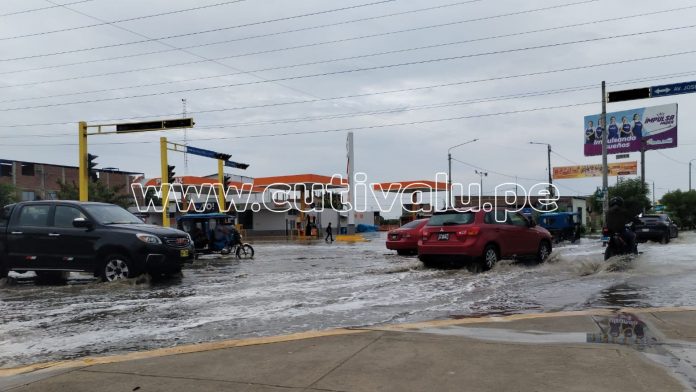 Ligera lluvia de más de 2 horas refleja obras mal ejecutadas de pavimentación en Piura