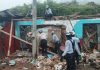 PNP rescata  a 9 personas damnificadas por el derrumbe de casas en Palambla