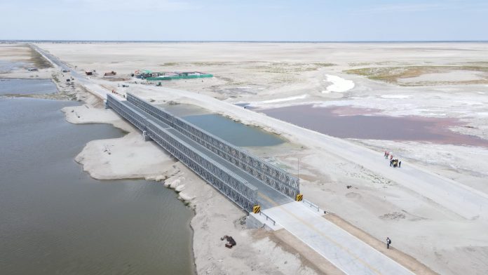 Instalan180 metros de puentes bailey en la carretera Bayóvar - Chiclayo