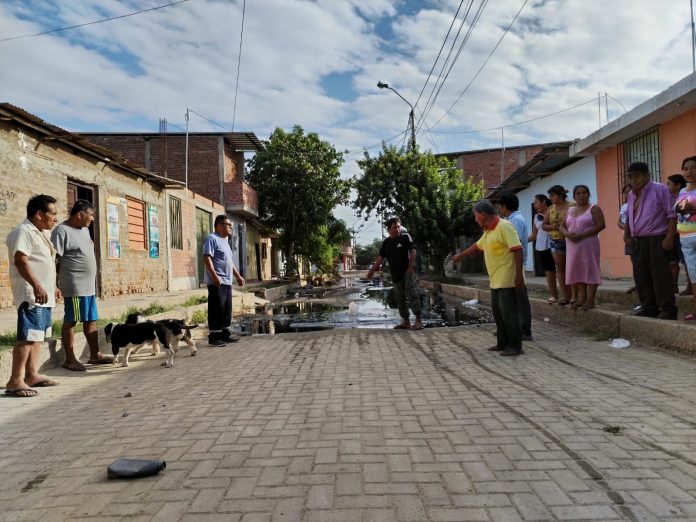 Piura: colapso de desagües afecta a más de 150 familias de Catacaos