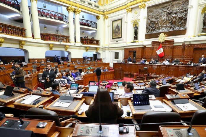 “Lo que está haciendo el Congreso es legislar por sus intereses”, dijo especialista