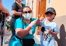 Piden vacunar a niños en edad escolar: un infectado del sarampión contagia a 18