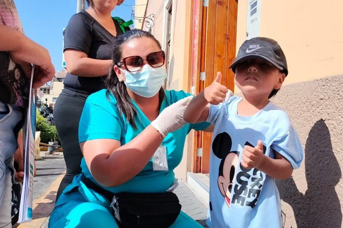 vacunación contra sarampión en perú Piden vacunar a niños en edad escolar: un infectado del sarampión contagia a 18