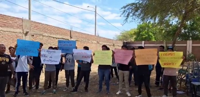 Alumnos del Tecnológico de Piura exigen aulas aptas para clases presenciales