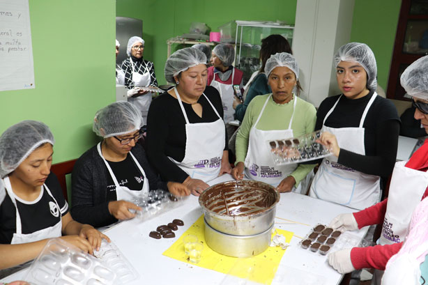 Anuncian taller gratuito de repostería y chocolatería en Castilla