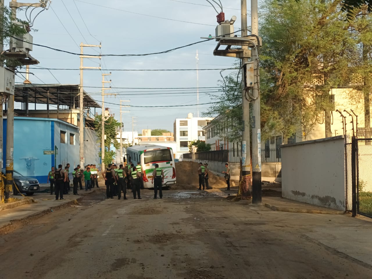 Vecinos de la Urb. Clark reportan el abandono del SARE de Asilo en Piura