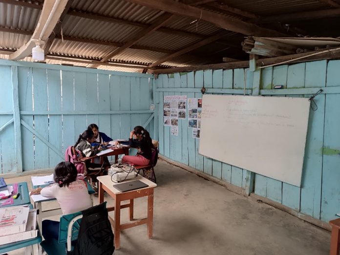 Falta de servicio educativo de calidad obliga a familias de El Carmen de la Frontera a emigrar a Ecuador
