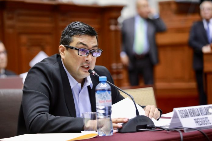 César Revilla pide al Congreso más de S/ 40 mil soles para su defensa legal