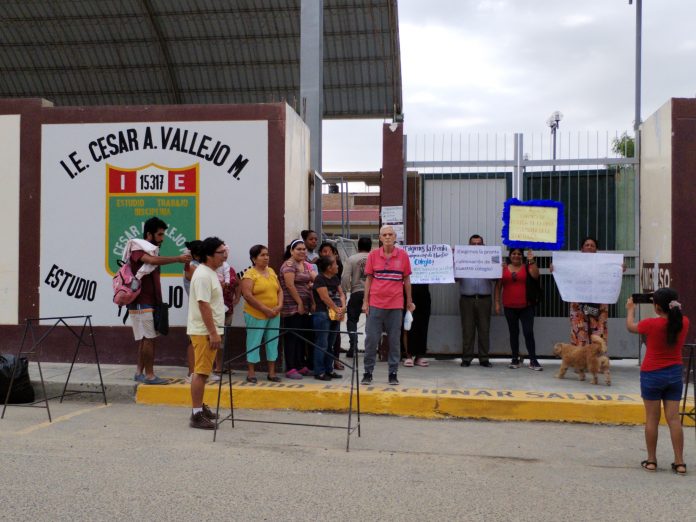 Piura: docentes y padres exigen la culminación de trabajos en colegio César Vallejo