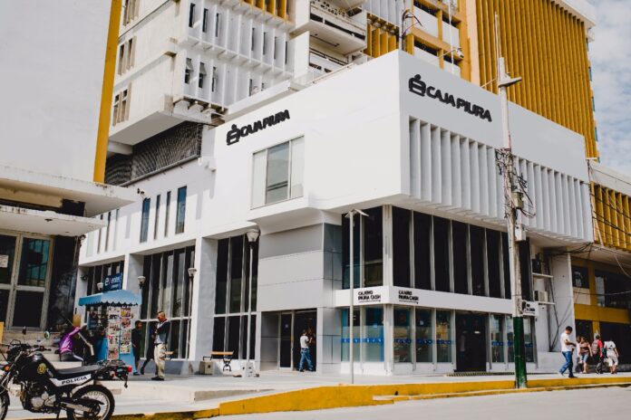 Clientes de Caja Sullana pasarán a la Caja Piura tras ganar licitación de la SBS Clientes de Caja Sullana pasarán a la Caja Piura tras ganar licitación de la SBS