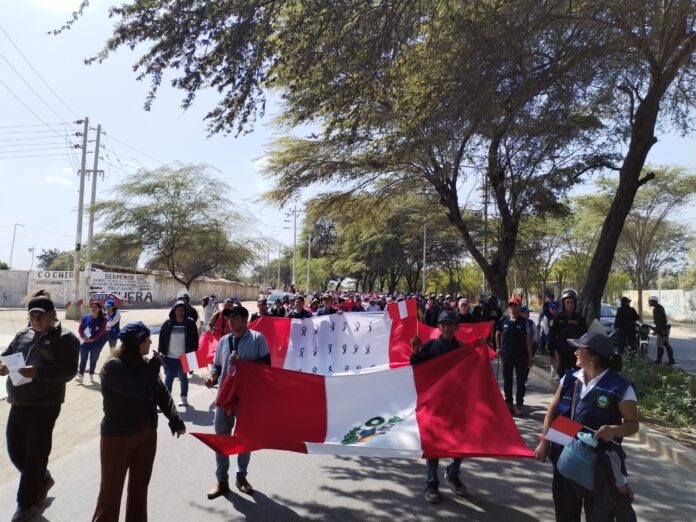 Más de dos mil ronderos y agricultores protestaron contra proyectos mineros Más de dos mil ronderos y agricultores protestaron contra proyectos mineros