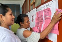 Integrantes de la red de mujeres de Morropón participan de un conversatorio conmemorativo por el Día de la Madre